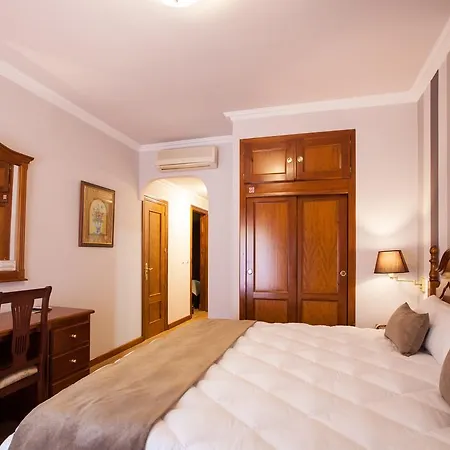 Los Cazadores Hotel *