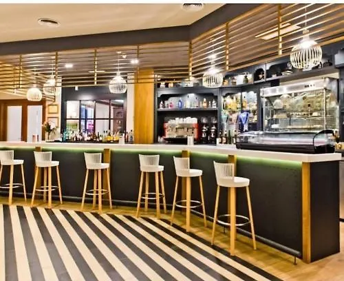 Los Cazadores Hotel *