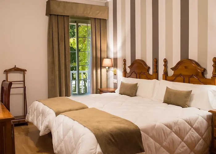 Los Cazadores Hotel *